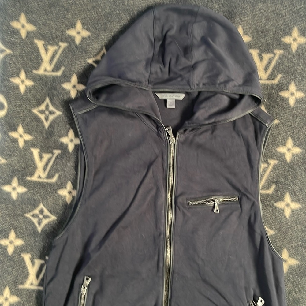 EUC Men’s hooded vest
